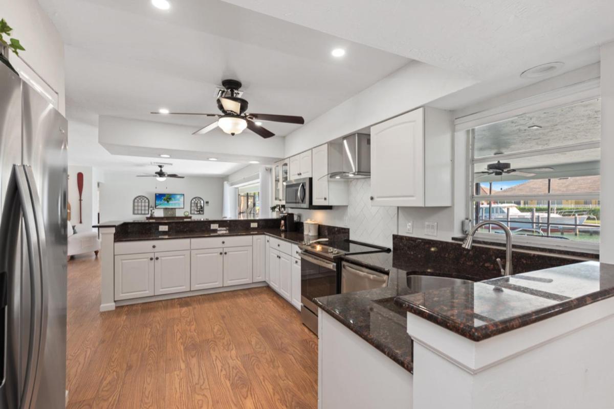 Elevated 955 - Spacious Family Riverfront Home 4 Bedrooms Marco Island Exterior photo