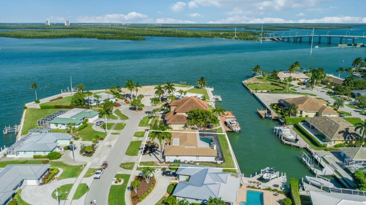 Elevated 955 - Spacious Family Riverfront Home 4 Bedrooms Marco Island Exterior photo